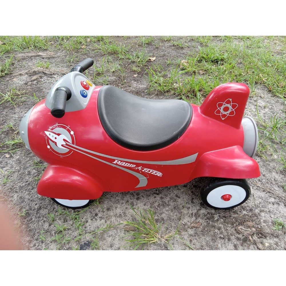 Radio Flyer Retro Rocket Ride On Kids Toy Car Space Lights Sounds Red 601A
